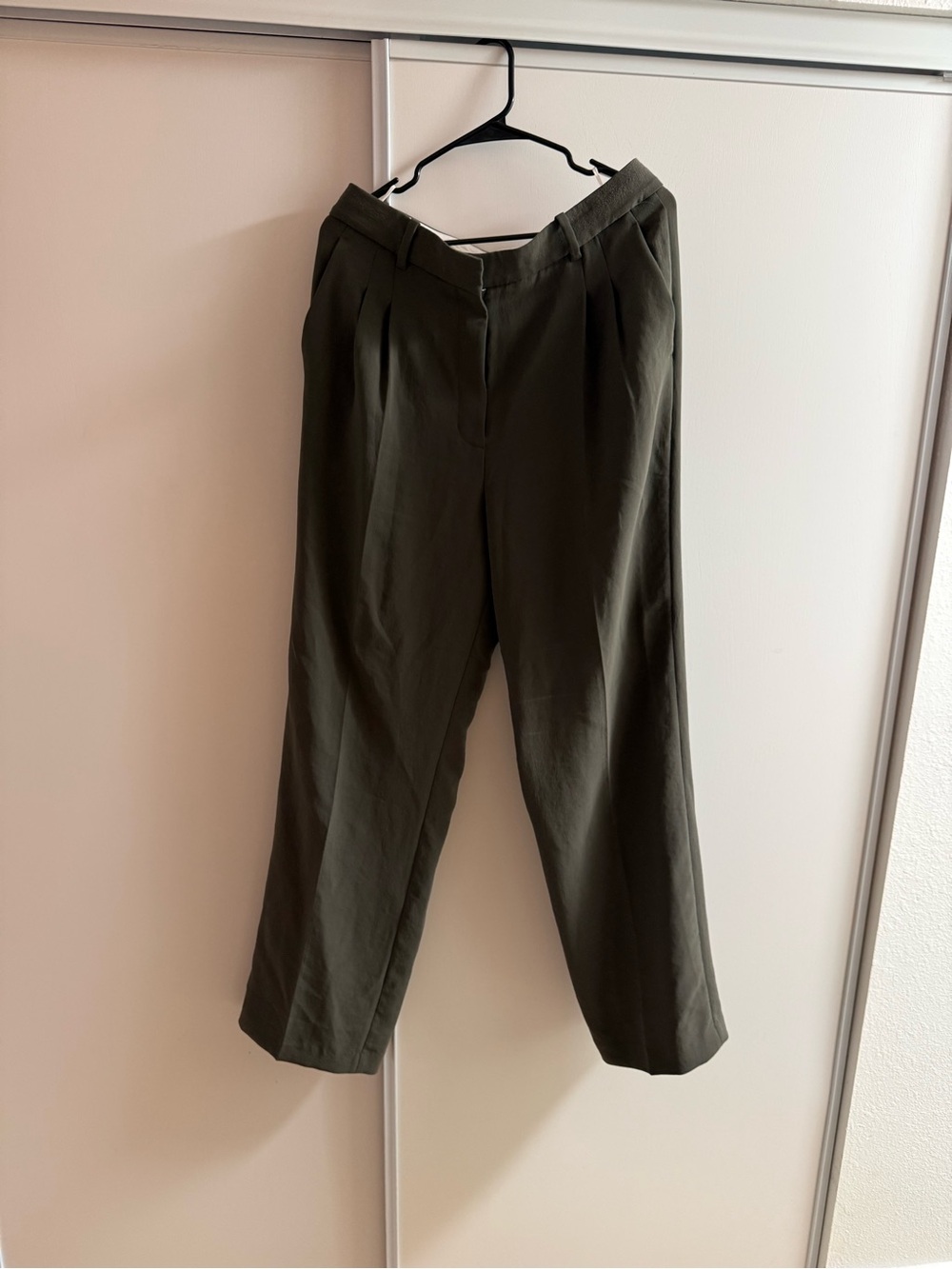 Aritzia Effortless Pant Olive Green Size 12T